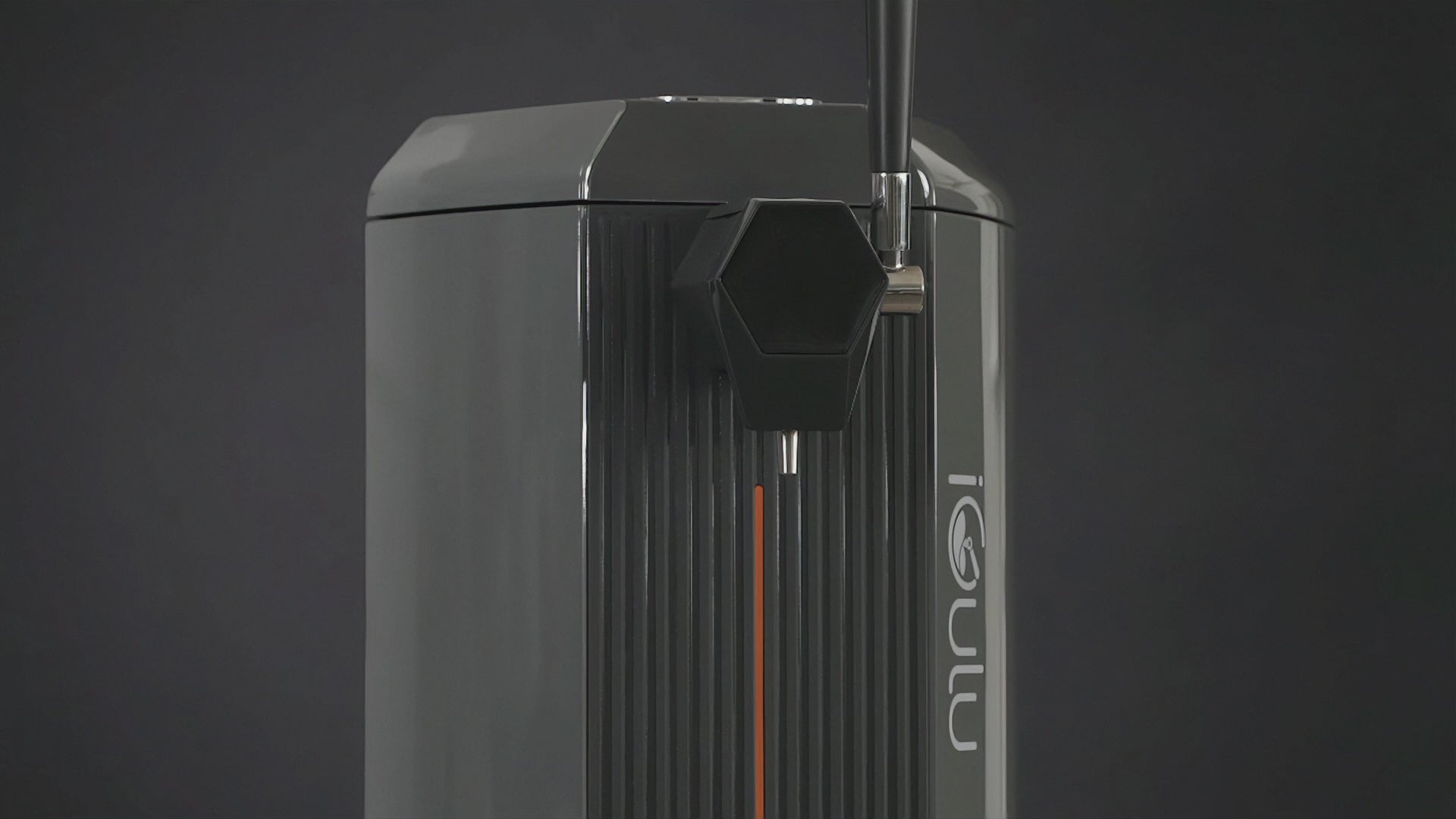 iGulu S1 Black Friday Starter Home Brewer Smart Bundle close-up showing its sleek design and tap.